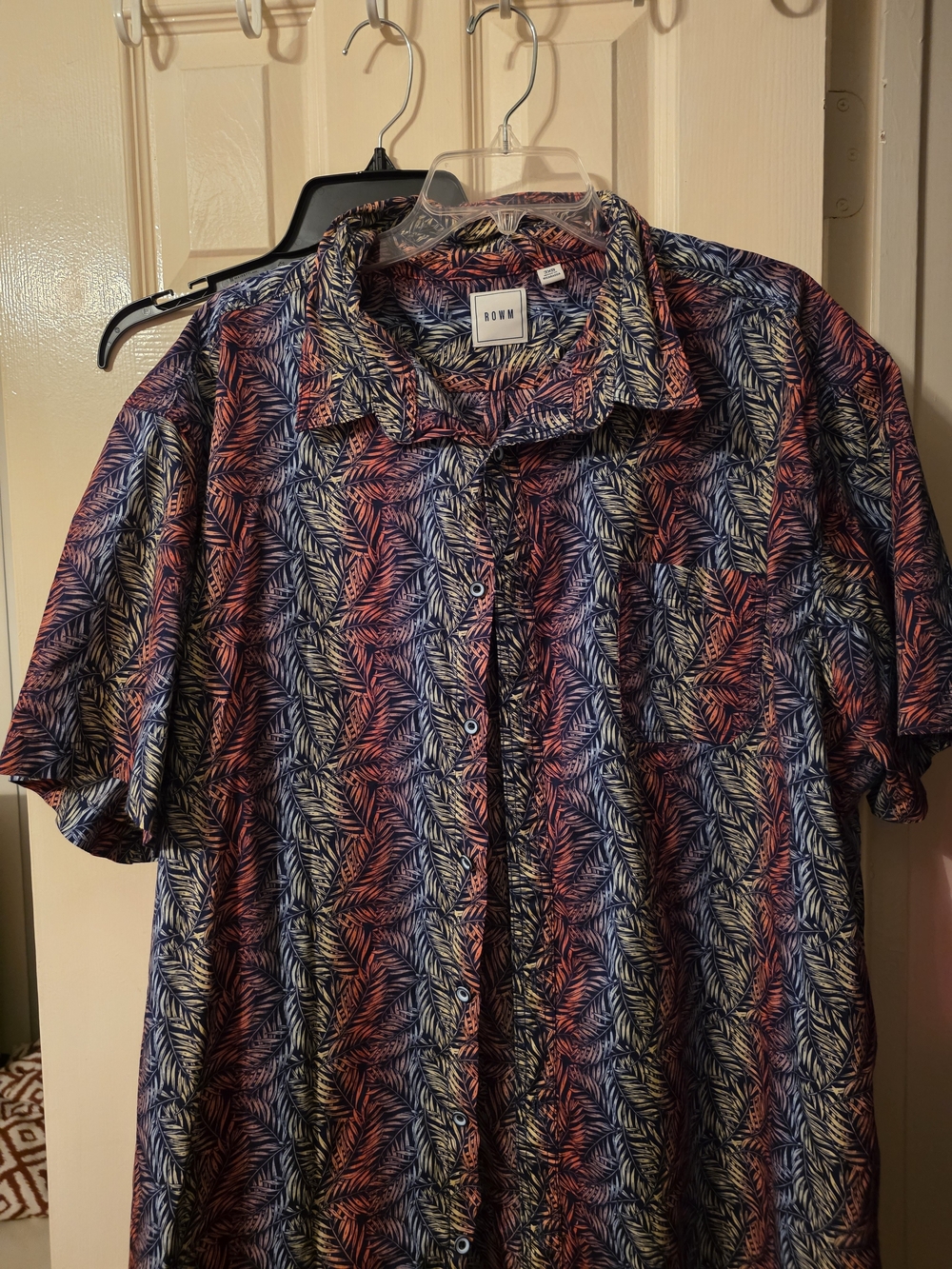 ROWM / Dillards Men’s Short-Sleeve Printed Button-Up Shirt in Navy/Red